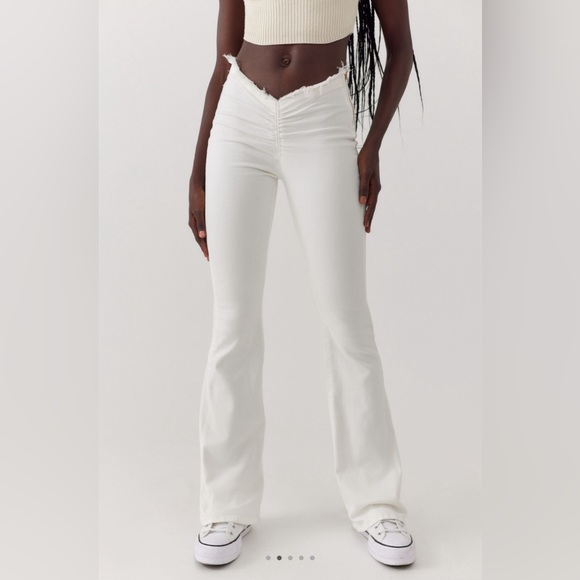 Urban Outfitters BDG Stretchy Ruched V-Front Flare Jean White 30 - Picture 3 of 11